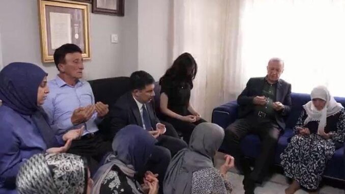 erdogan-15-temmuz-sehit-ailelerini-ziyaret-etti-nkXp4ilG.jpg